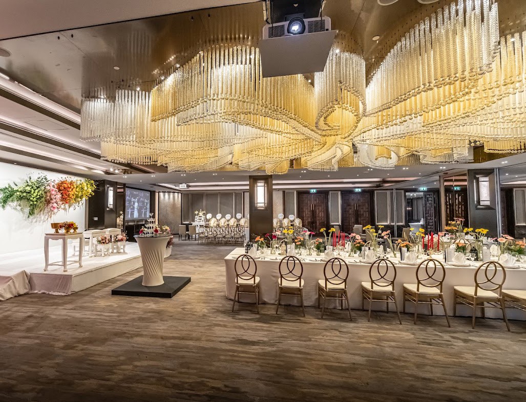 18 Meeting room