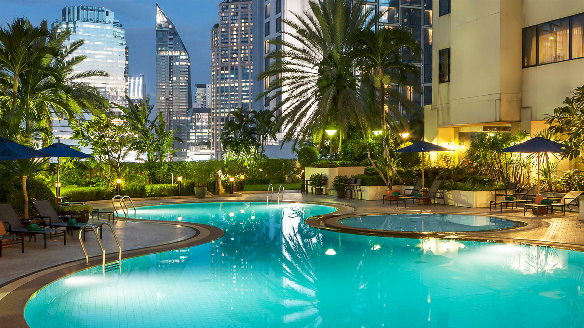 R20_Pool_11thFloor