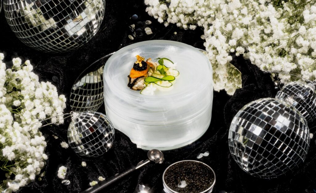 Enjoy the best Christmas buffet and New Year’s Eve dinner in Bangkok 2025 at Rembrandt Hotel Bangkok. Gala festive dining, premium seafood, live stations, live music, rooftop dining, and family-friendly celebrations.