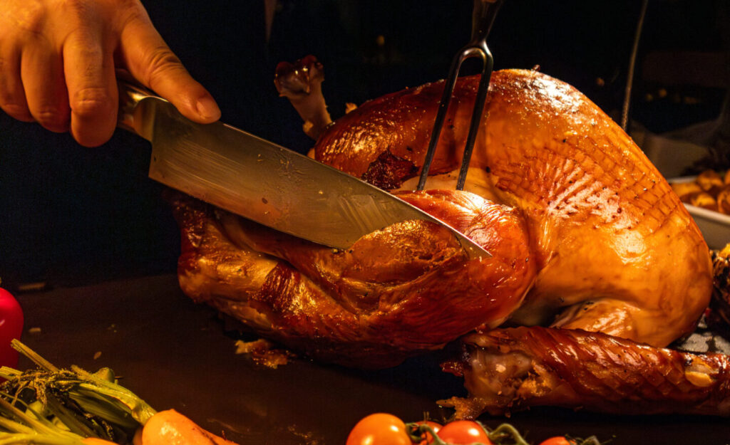 Enjoy the best Christmas buffet and New Year’s Eve dinner in Bangkok 2025 at Rembrandt Hotel Bangkok. Gala festive dining, premium seafood, live stations, live music, rooftop dining, and family-friendly celebrations.